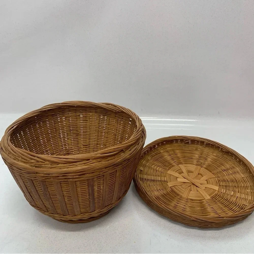 Wicker Woven Round Basket Lid Footed Trinket Sewing Boho Farmhouse Country Retro